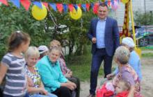 Городские депутаты принимают участие в работе жюри конкурса «Томский дворик»