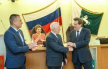 Ректора НИИ ТПУ Петра Чубика наградили почетным знаком «За заслуги перед Томском»