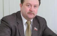 Олег Правдин поздравил коллективы медучреждений с праздником 