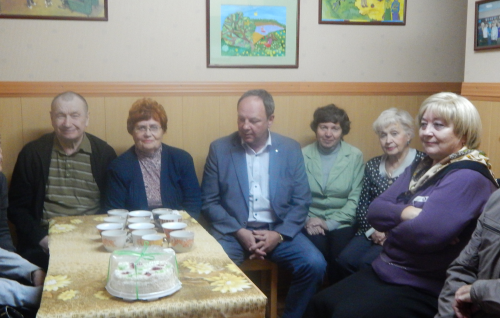 Олег Ковалев провел встречу с советом ветеранов микрорайона Солнечный