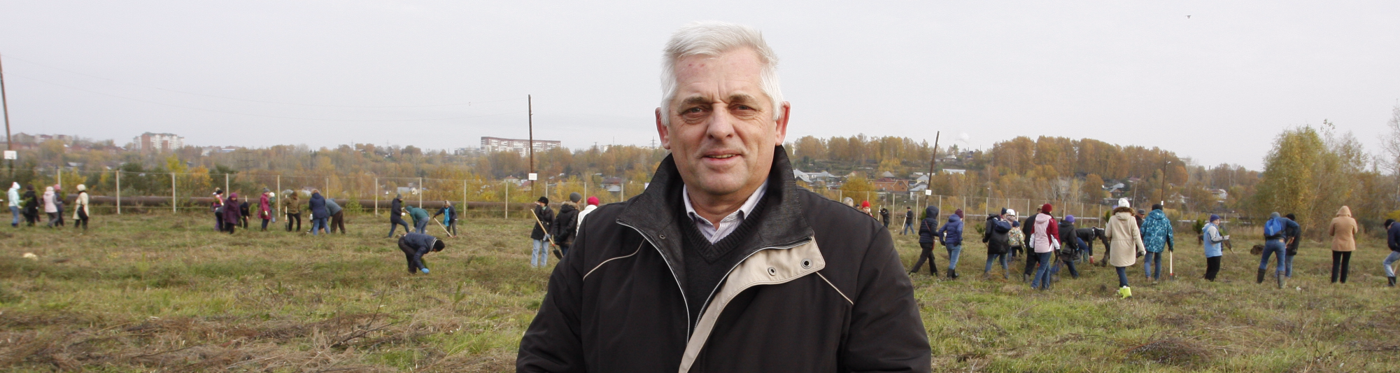 Депутат Виктор Носов принял участие в озеленении территории золоотвала на ул.Вицмана