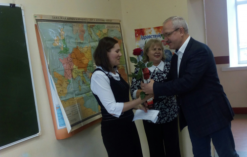 Алексей Балановский поздравил педагогов с Днем учителя