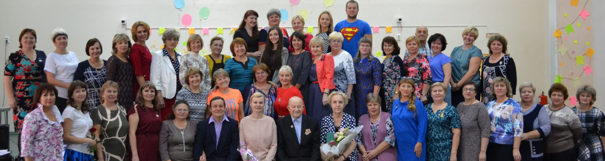 Светлана Карманова поздравила с Днем учителя педагогов Светленской школы 