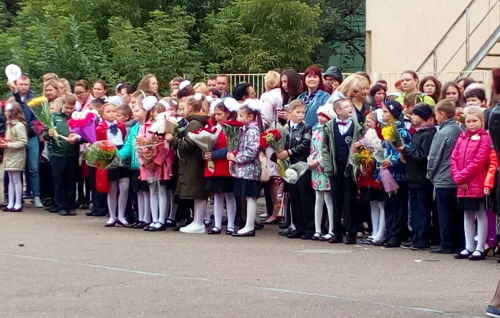 Алексей Балановский поздравил первокурсников педколледжа и учеников школы № 41
