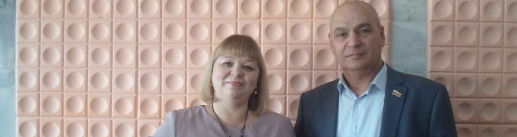 Игорь Морозов поздравил учителей гимназии № 56 с профессиональным праздником