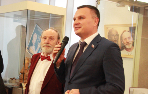 В Художественном музее открылась выставка, посвященная юбилею Леонтия Усова