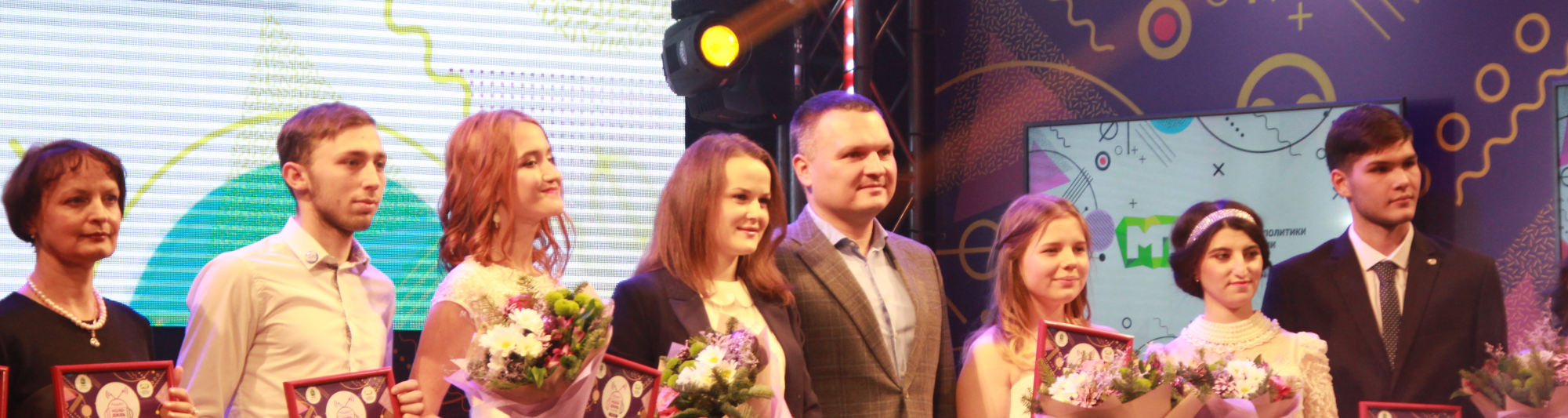 Сергей Панов вручил награды лучшим молодежным волонтерским организациям