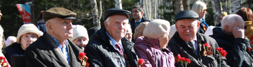 Депутаты приняли участие в возложении цветов к Монументу боевой и трудовой славы томичей