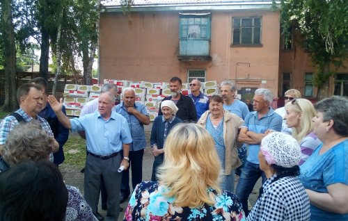 Олег Правдин проводит встречи с жителями Ленинского района