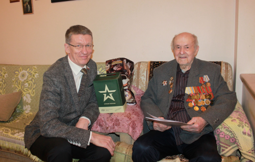 Сергей Кулижский поздравил ветерана