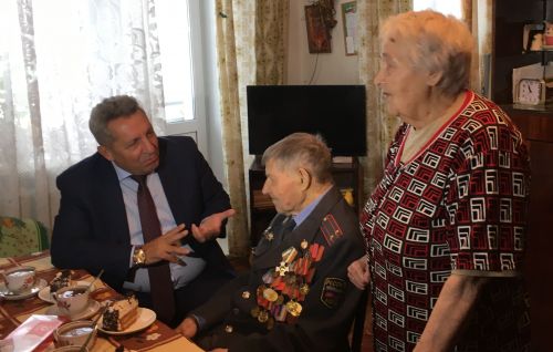 Махир Рустамов поздравил ветеранов Великой Отечественной войны с 23 февраля