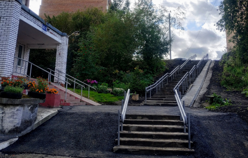 В рамках программы "Формирование комфортной городской среды" была отремонтирована лестница на Степановке