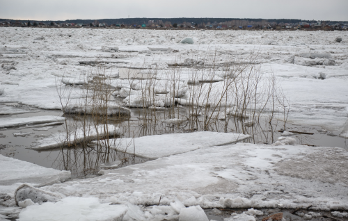 Вскрытие реки Томь ожидается в конце второй декады апреля