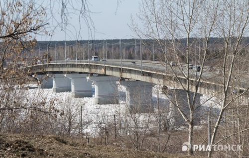 Имя Егора Лигачева будет присвоено Коммунальному мосту после ремонта