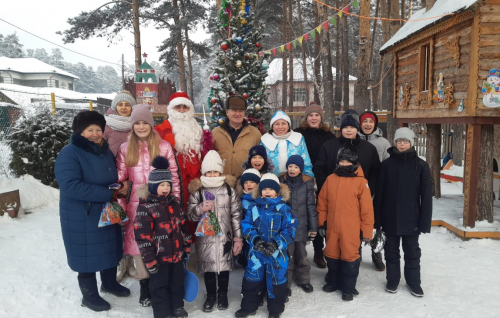 В преддверии новогодних праздников Александр Губарь поздравил детей