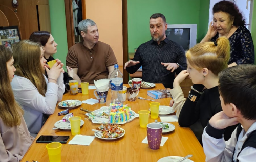 Денис Вишняк посетил Союз воспитанников детских домов и школ-интернатов