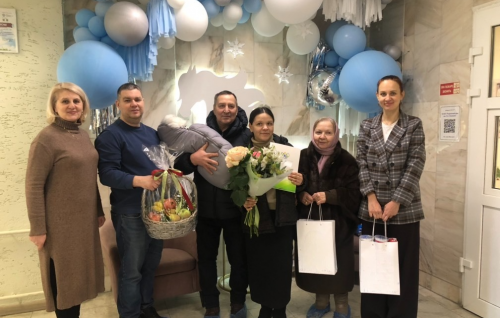 Алла Волкова поздравила томскую семью с рождением десятого ребенка