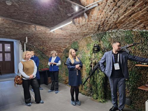 Фоторепортаж выездного заседания комитета по спорту и молодежной политике в Доме молодежи