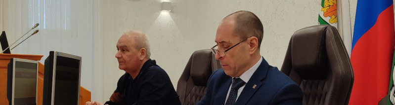 Очистку тротуаров и ремонт дорог обсудили сегодня на комитете городского хозяйства