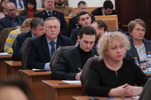 Фоторепортаж с 6-го собрания Думы восьмого созыва