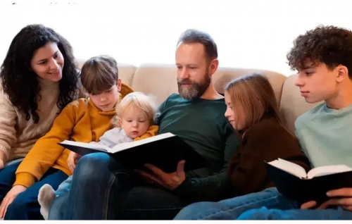 Конкурс «Читаем всей семьей» стартовал в Томске