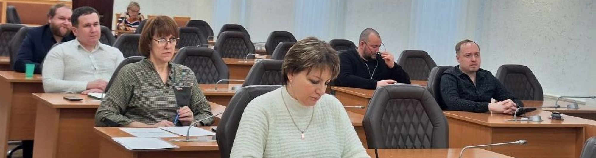 Депутаты предлагают увеличить штрафы за парковку на газонах и детских площадках