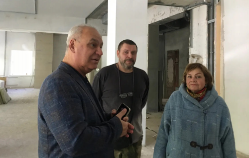 Ремонт старейшей школы Томска под контролем. Депутат Игорь Морозов лично проверил сроки