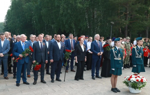 Депутаты Думы Томска приняли участие в мероприятиях Дня памяти и скорби   