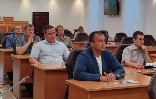 На заседании комитета городского хозяйства депутаты обсудили гарантийный ремонт внутриквартальных проездов
