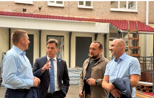 Депутаты держат на постоянном контроле ремонт школ